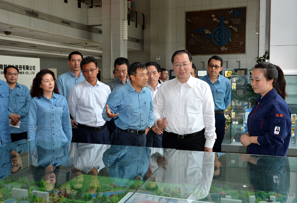 工信部副部长毛伟明来db电竞调研企业转型升级 多次点赞db电竞