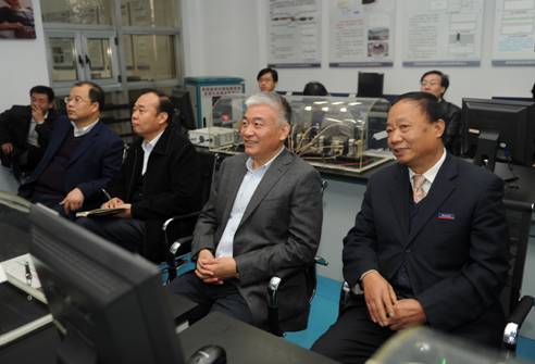 2011年科技部副部长在db电竞调研时指出： 人才是根本 科技是关键 效益是基础